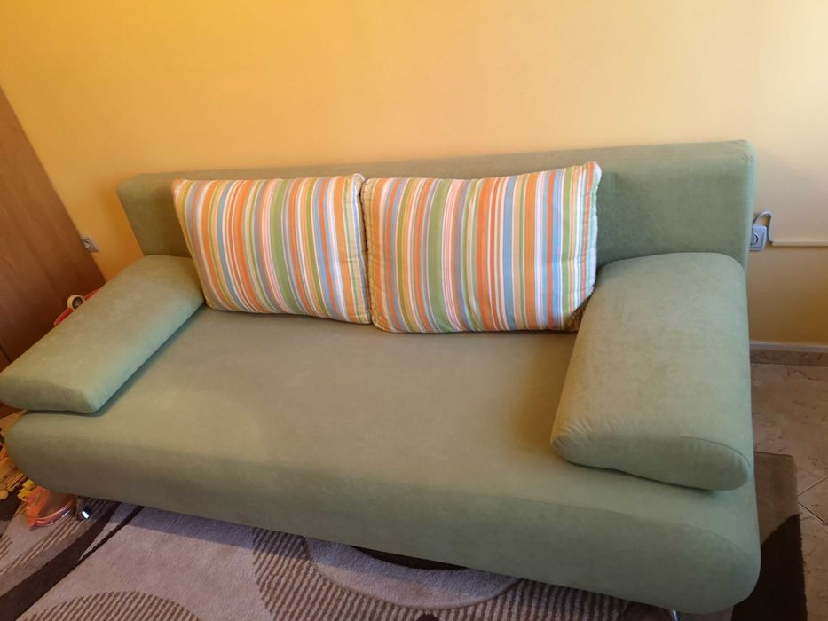 Разтегателен диван