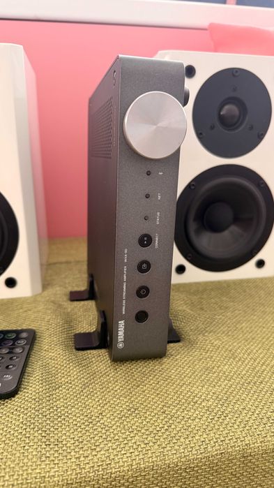MusicCast Yamaha WXA-50 WIFI + boxe Yamaha, totul este impecabil atat aspect cat si functional