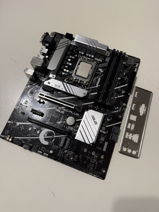 Kit placa de baza Asus Prime B760-Plus + peocesor intel Core i7 12700KF