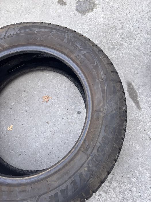 235/60/18 Goodyear 2 бр