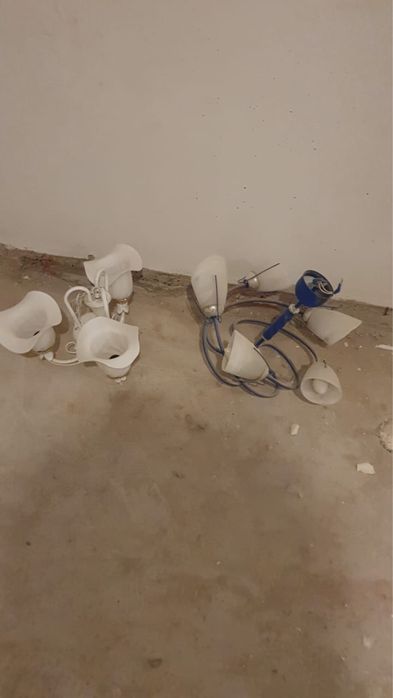 Продам люстры  каждая 1200тнг