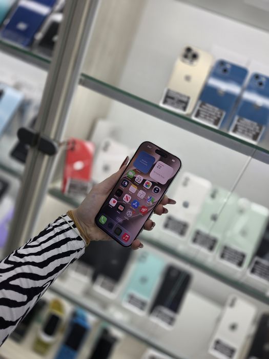 Humor GSM oferă spre vânzare / iPhone 16 Pro / 128 GB / White / Baterie 98% / Garanție 12 luni / Rate