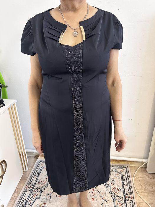 Платье в хорошем качетсве