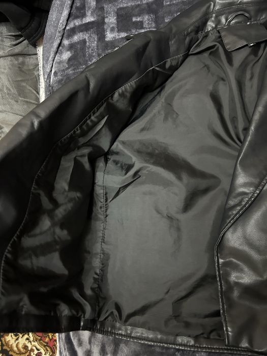 Пррдам кожаную куртку