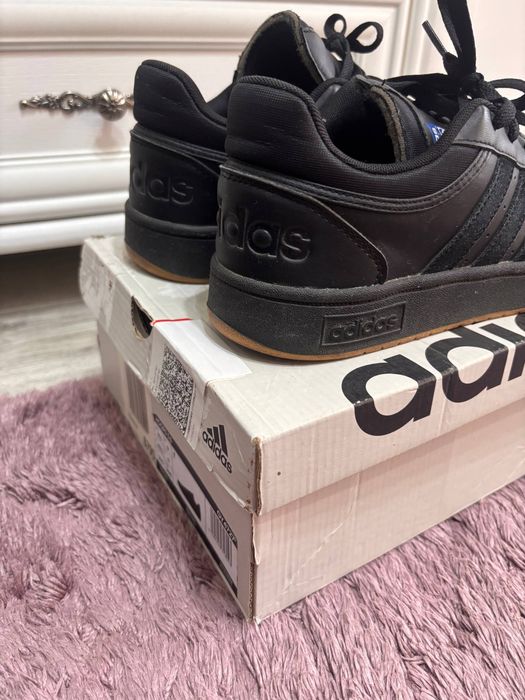 Кроссовки Adidas