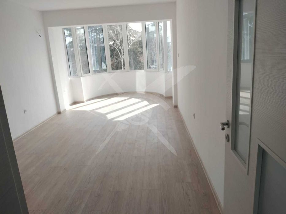 Продава се Тристаен апартамент в Пловдив, Кършияка - 71 кв.м за 2324 €/кв.м - Снимка #2