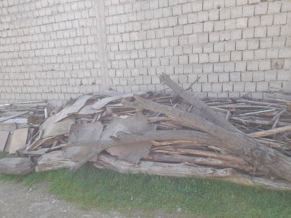 Отин ва ломбозга чорни тахтала бор сотилади.1та зилдан коп чорни тахта