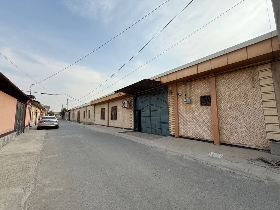Tayyor 4 sotiqli zor lokatsiyadan hovli sotiladi