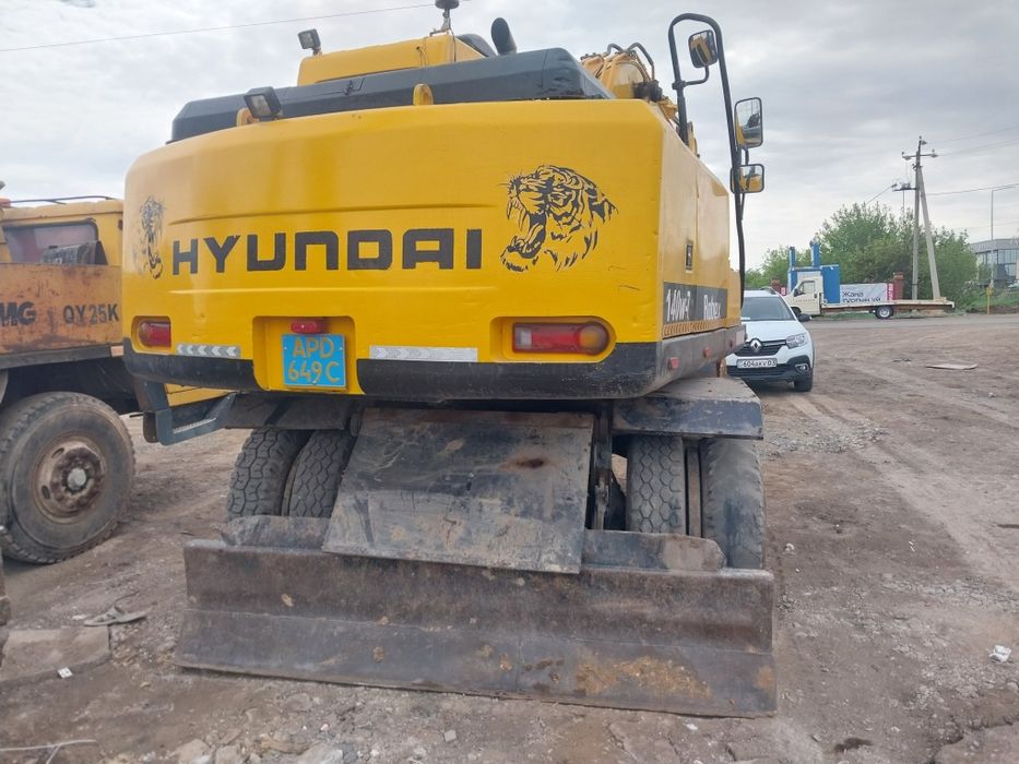 Продам Эксковатор хундаи 1400w