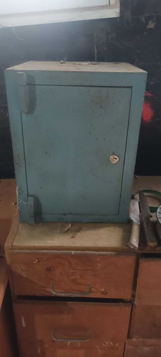 Продавам две каси