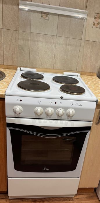 Продам кухонную плиту De luxe Evolution