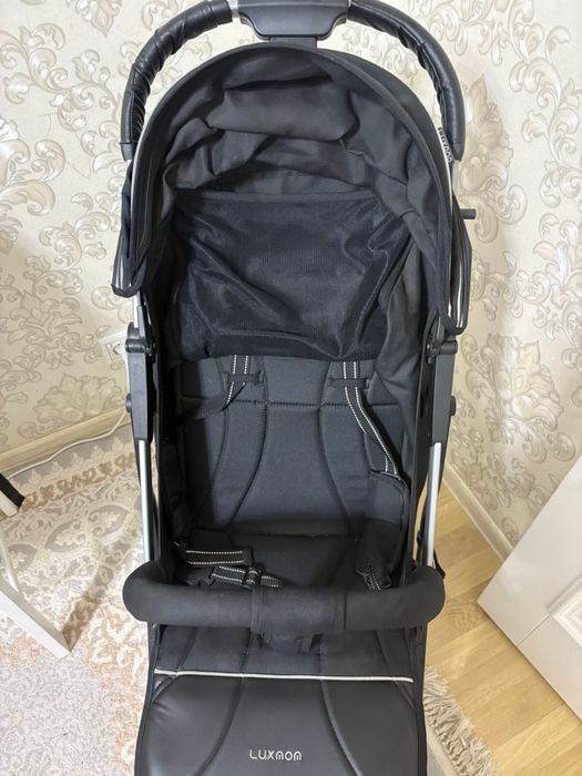 Продам прогулочную коляску