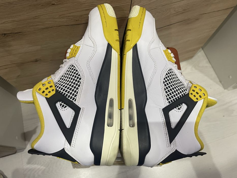 43 Маратонки Nike Air Jordan 4 Retro Vivid Sulfur Yellow LeBron Kobe