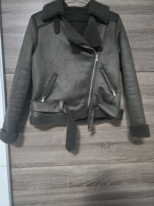 Тъмно зелено яке