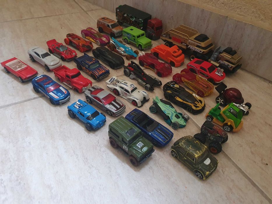 Метални колички на hot wheels