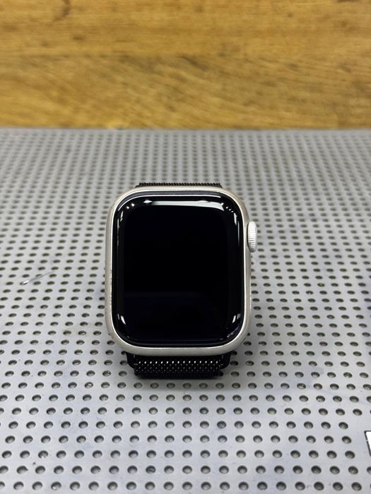 Apple watch 7.41
Yomkisti 84% 
holati yahshi 
Zaryadchik yòq 
Ek