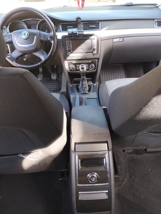 Skoda Superb combi 2011 motor 2000 diesel 140 cp
Skoda Super Combi 2011 manuală