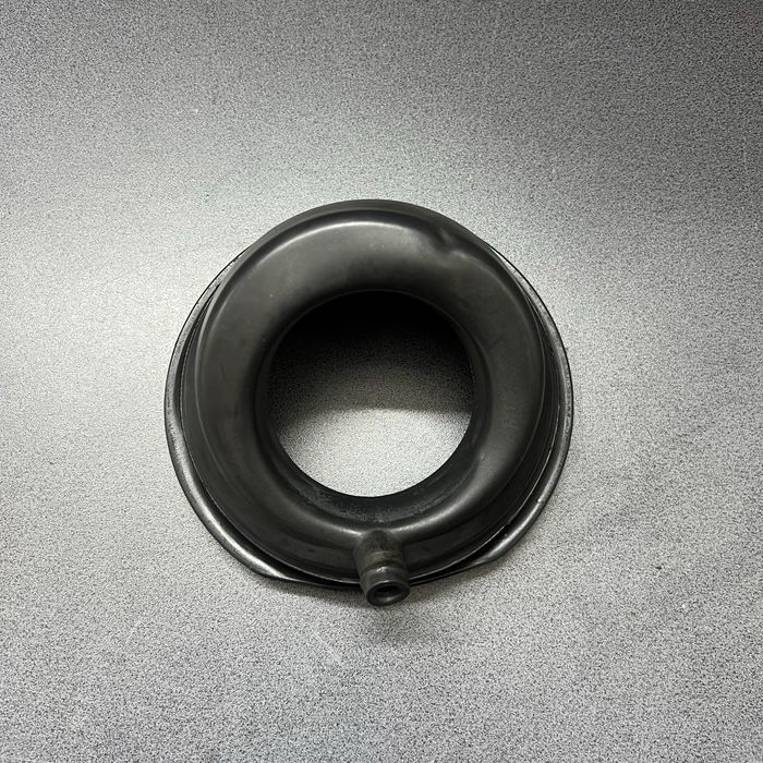 Кожух заливной горловины bmw e34 e32 бмв е34 е32