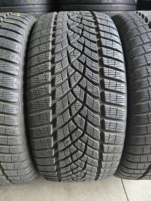 255/40/20 GOODYEAR 2бр