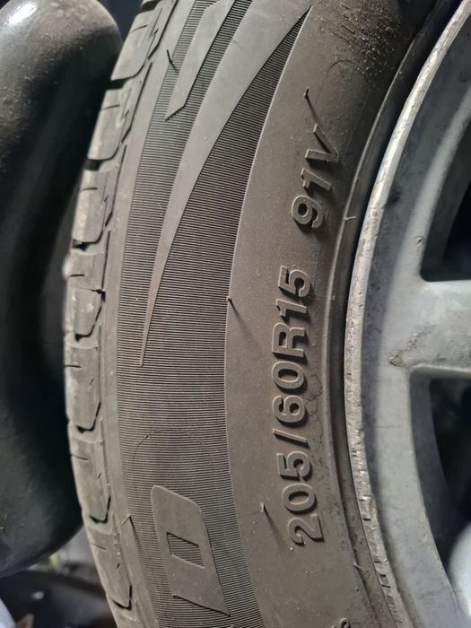 Продам резину комплект лето