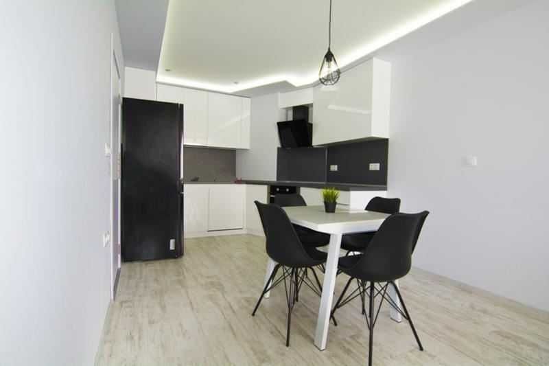 Дава се под наем Двустаен апартамент в София, Кръстова вада - 75 кв.м за 433.5 € - Снимка #1