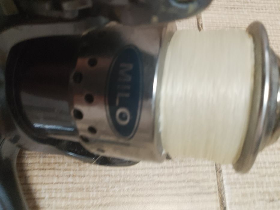 Vând 3 mulinete .MILo si LEEDA