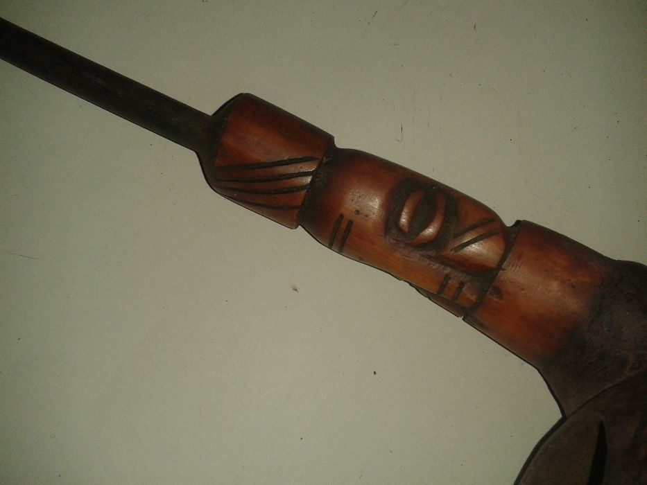 Pipa africana cu motive din os hipopotam