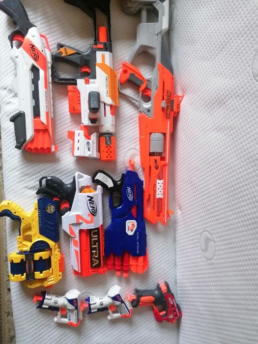Nerf-uri diverse modele și mărimi, 1 buc. pe baterii