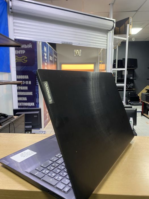 Ноутбук lenovo i3-7th/RAM8/SSD480/HD Graphics 620