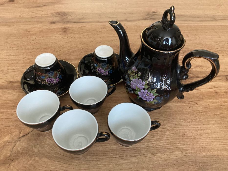 Японски костен порцелан