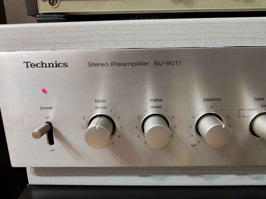Предварительный усилитель Technics SU-9011