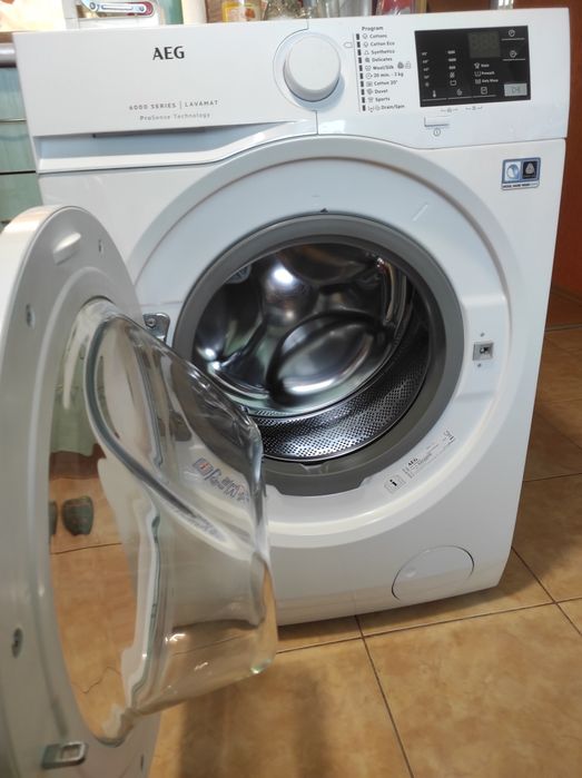 Пералня AEG автоматична