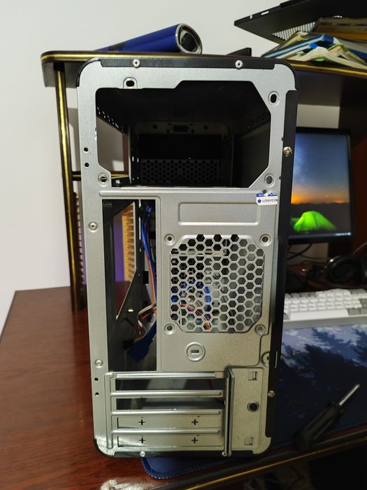 Продам комп корпус