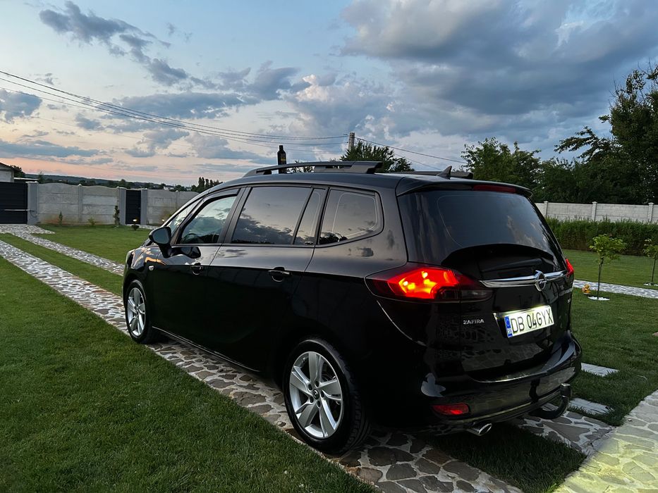 Opel zafira tourer urgent