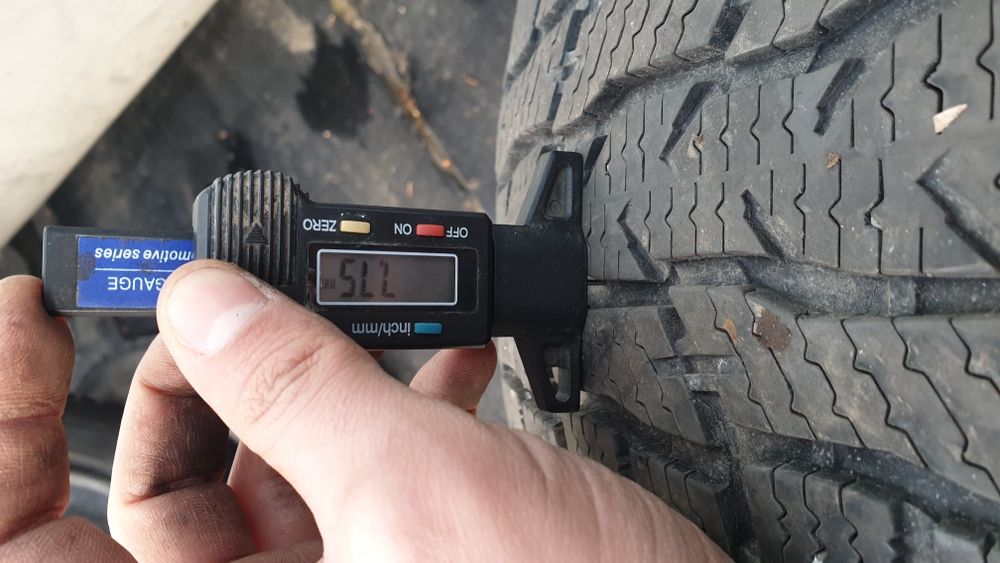 Гуми 215 65 16 С дот 18 нокиан