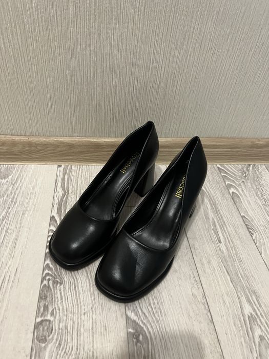 Продам новые туфли 2 пары