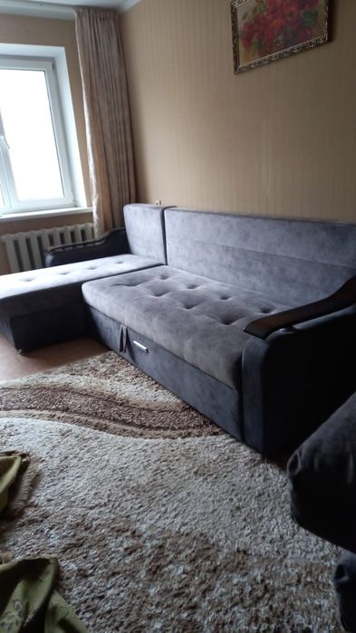 Продам диван угловой в отличном состоянии