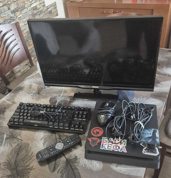 PlayStation 4, 1TB + телевизор и аксесоари