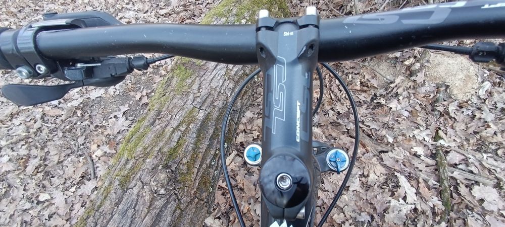 Montainbaik  carbon Univega , cu furcă fox