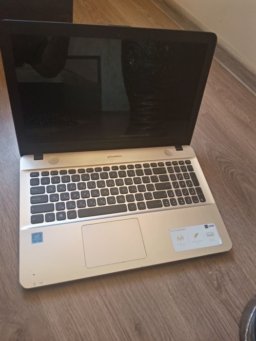 Лаптоп asus vivobook max