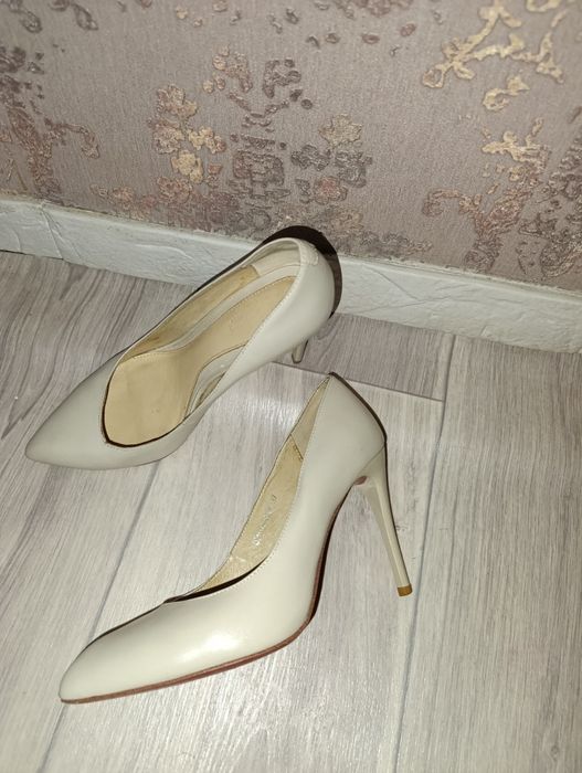 Продам ботинки и туфли кожаные респект