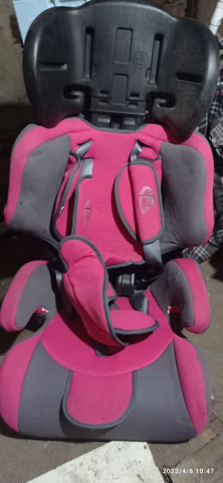 Детское автомобильное кресло