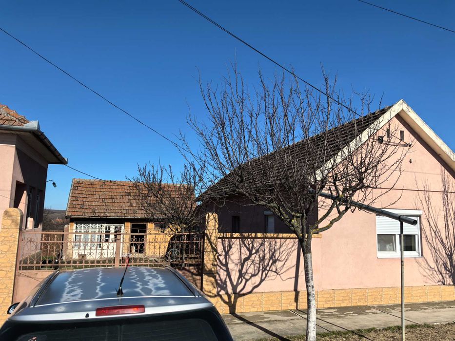Casă de vânzare