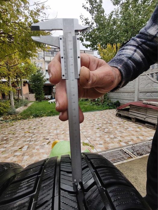 Гуми зимни 225/55/16 NEXEN