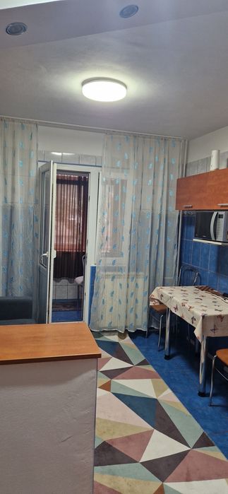 DE ÎNCHIRIAT Apartament 2 camere Zonă liniștită