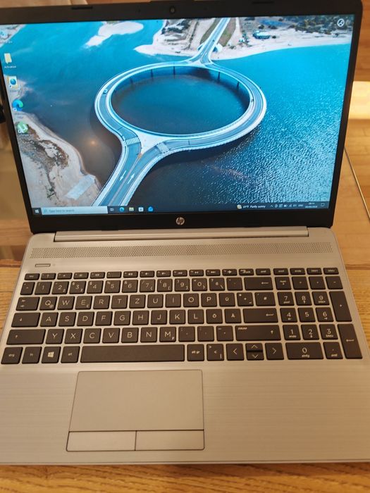 Laptop HP 255 G8 și  lenovo  V15 Ada , ryzen 5 3500U impecabil