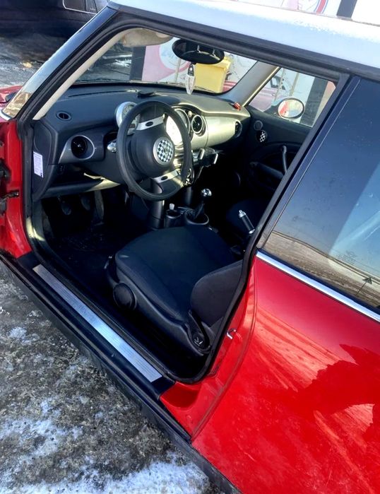 Se vinde mașină Mini Cooper