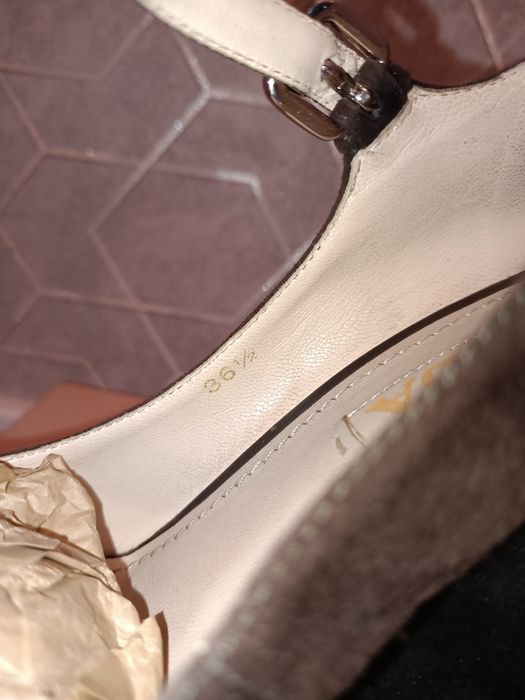 Женские туфли Prada