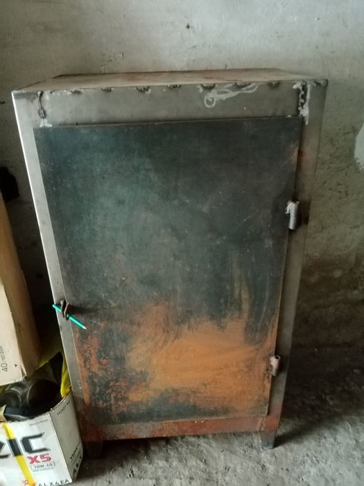 Шкаф металлический