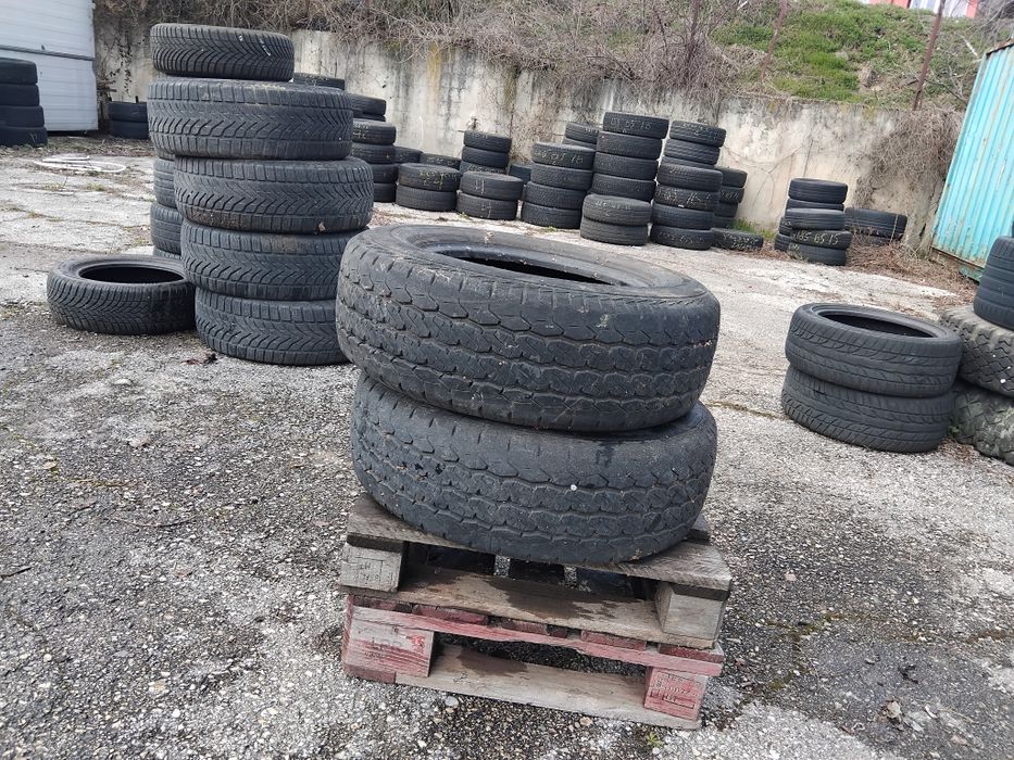 Гуми 235 65 16 C Ц Ласа Lassa 2 броя - нов внос. Не са нови!